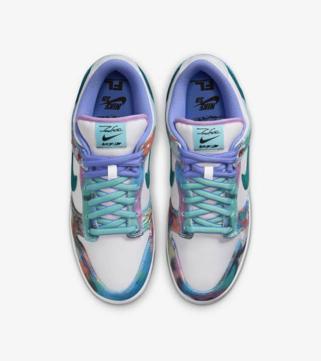 Introducing the Nike SB Dunk Low Futura Laboratories Bleached Aqua, a fusion of iconic design and urban artistry. Inspired by the vibrant energy of city streets, these sneakers feature a striking bleached aqua colorway that catches eyes and turns heads, available at Cop Underdog In-store and ready to ship.